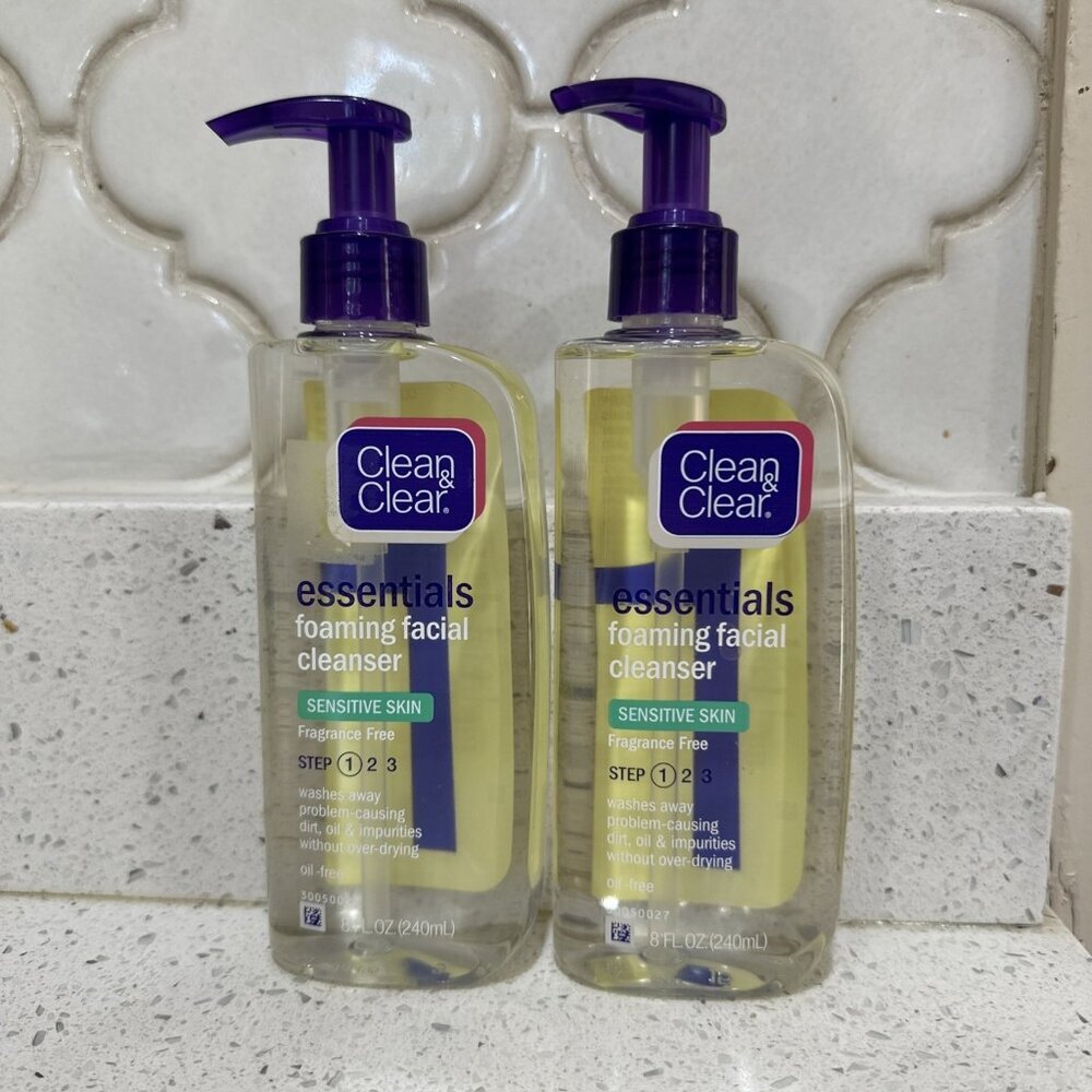 2-Clean & Clear Essentials Foaming Facial Cleanser Oil Free 8oz Original Formula